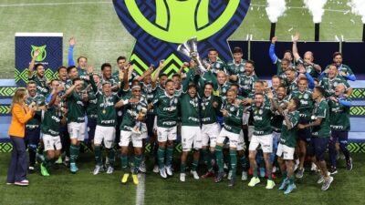 Palmeiras recebe taça e se despede da torcida com virada sobre o América Mineiro