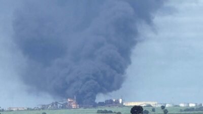 ASSISTA: Incêndio atinge usina de etanol em Caarapó neste momento