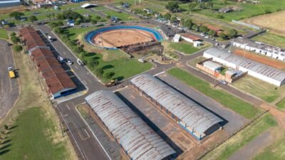 NAVIRAÍ: Festejos dos 62 anos já com estrutura sendo instalada