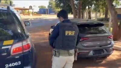 PRF apreende maconha e recupera veículo furtado após perseguição na MS-164, em Maracaju