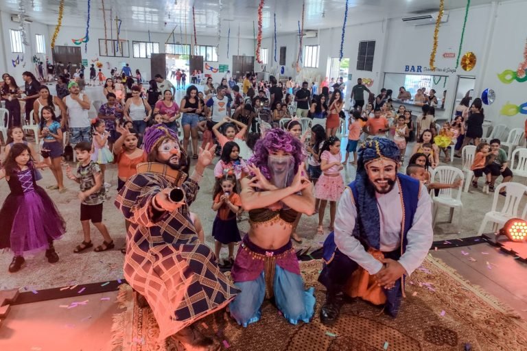 2º CarnaKids promoveu uma tarde de lazer e alegria com as famílias na Seleta